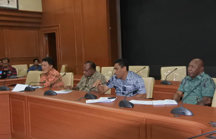 Gaji Guru Dibayarkan Paling Lambat Februari